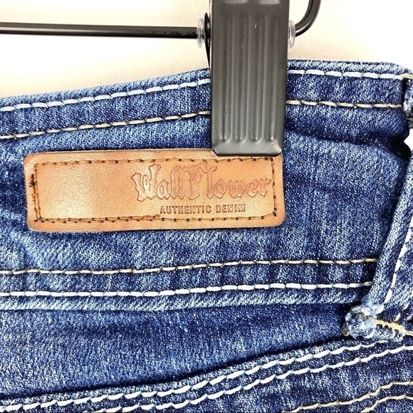 Wallflower Blue Jeans Rhinestones Mid Rise Sz 13 - Picture 4 of 7